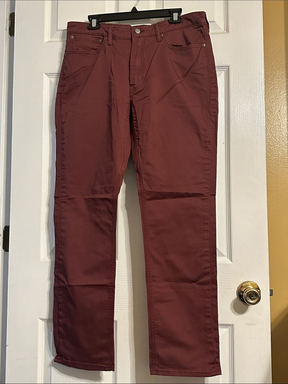 Levi's Men's Maroon Slim Straight Jeans